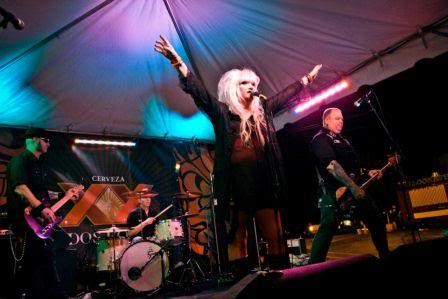 Jayne County In Action
                                                                                                      hspace=